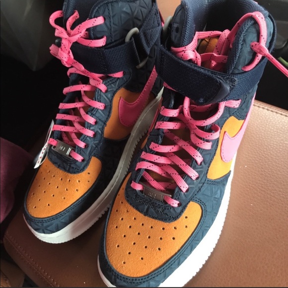 Nike Shoes - BNWOB NIKE AIRFORCE1 HOT KICKS 👟 BLU/PINK/ORAN 🥊